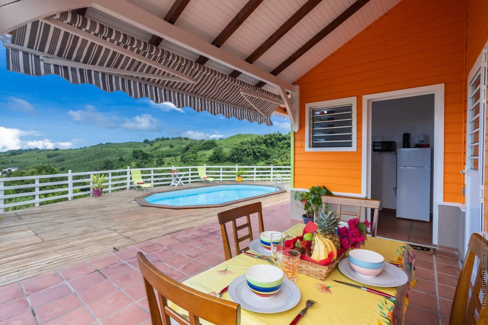 Bungalow avec piscine au cœur de la Campagne Oge - Terrasbalkon