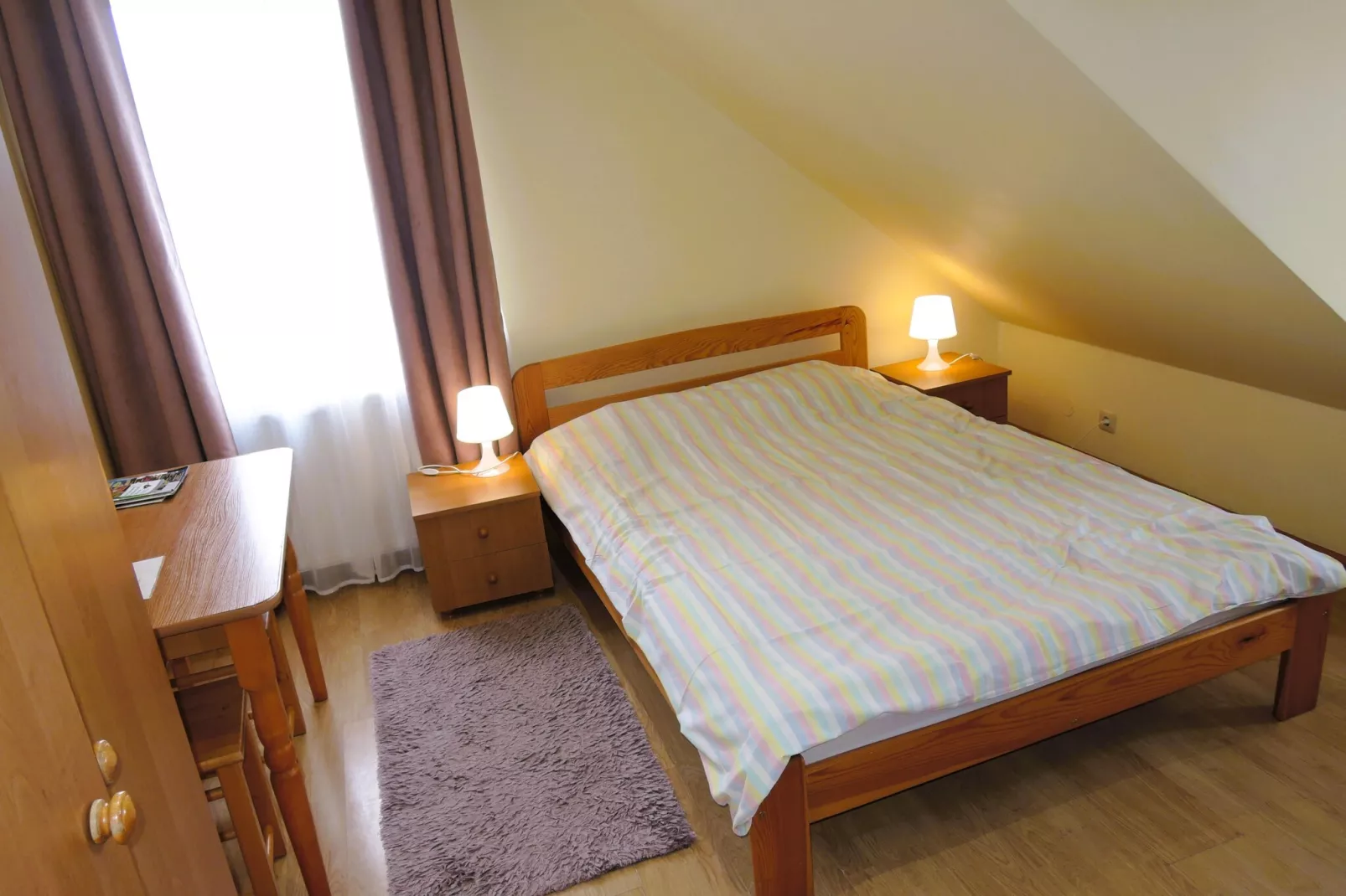 Pokój 2 osobowy nr 6 - widok na Zalew-Slaapkamer