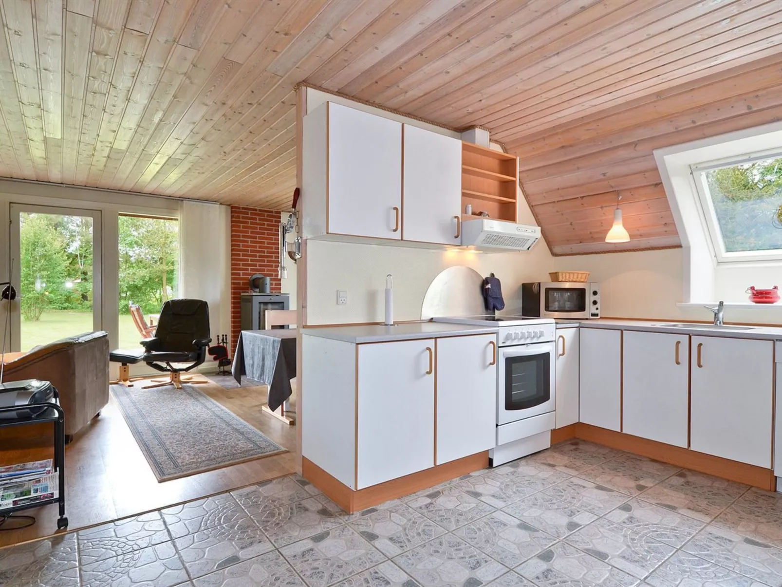 "Hannele" - 10km from the sea-Binnen