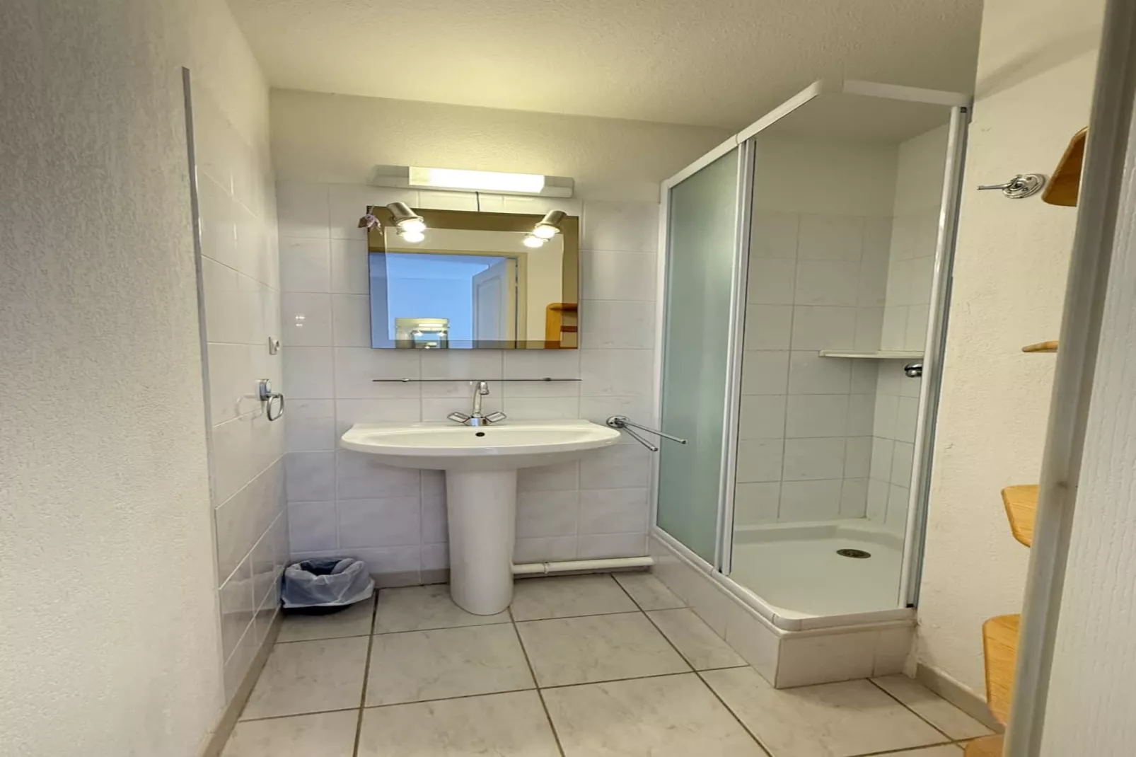114 FOURNIER-Badkamer