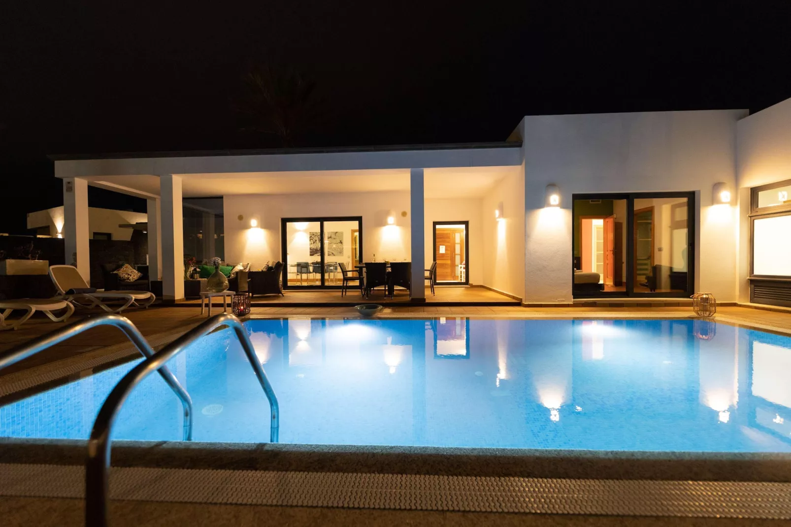 Villa B-Buitenkant zomer