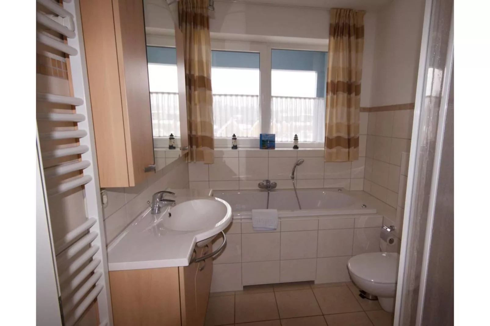 Kapitänsdeck 6 Pers 454-Badkamer