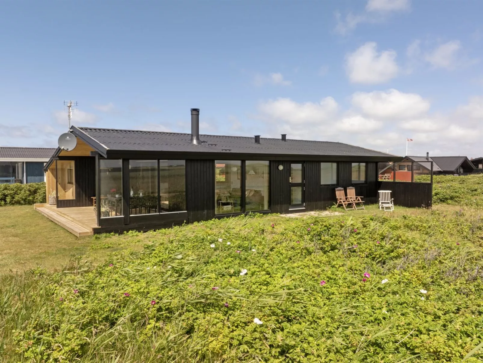 "Waghn" - 250m from the sea-Buiten