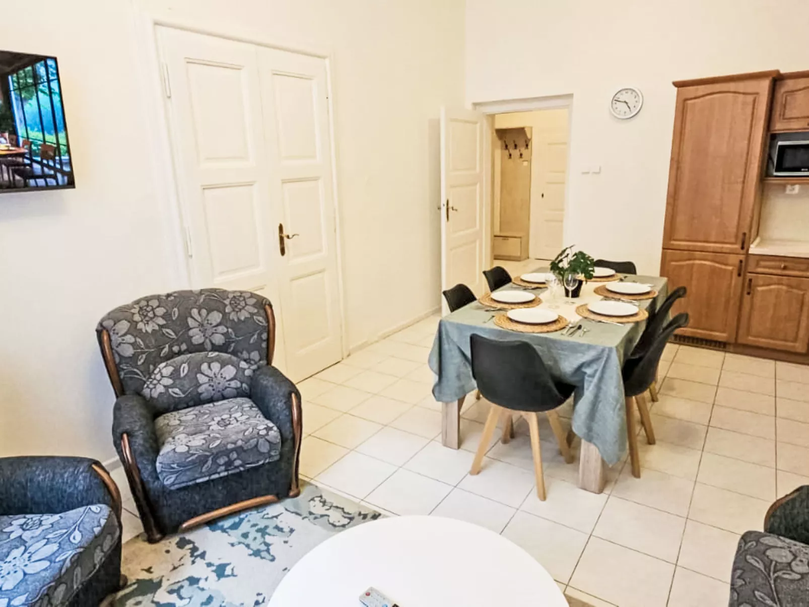 Old Town home-Binnen