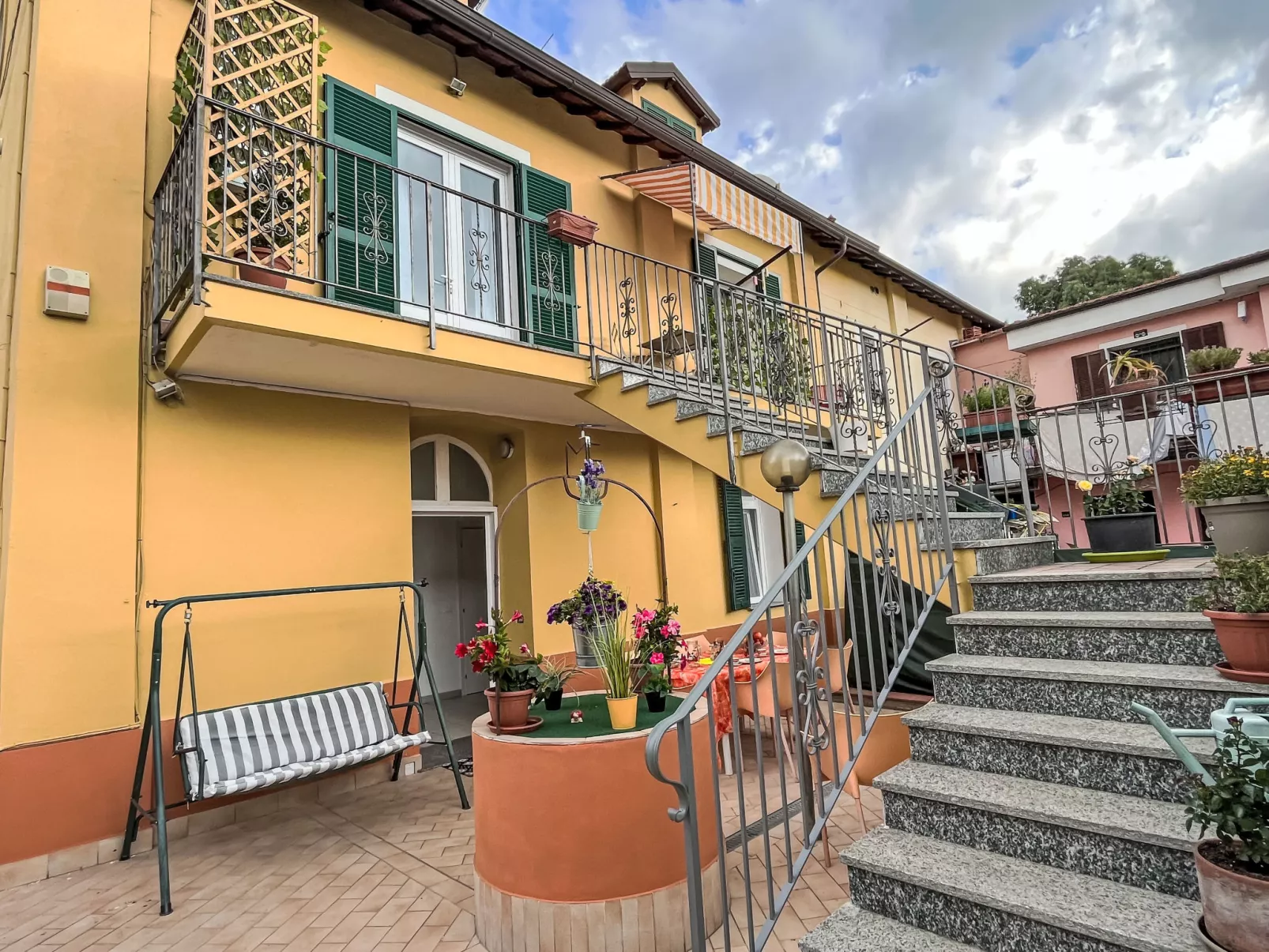Tra Mare e Collina-Buiten