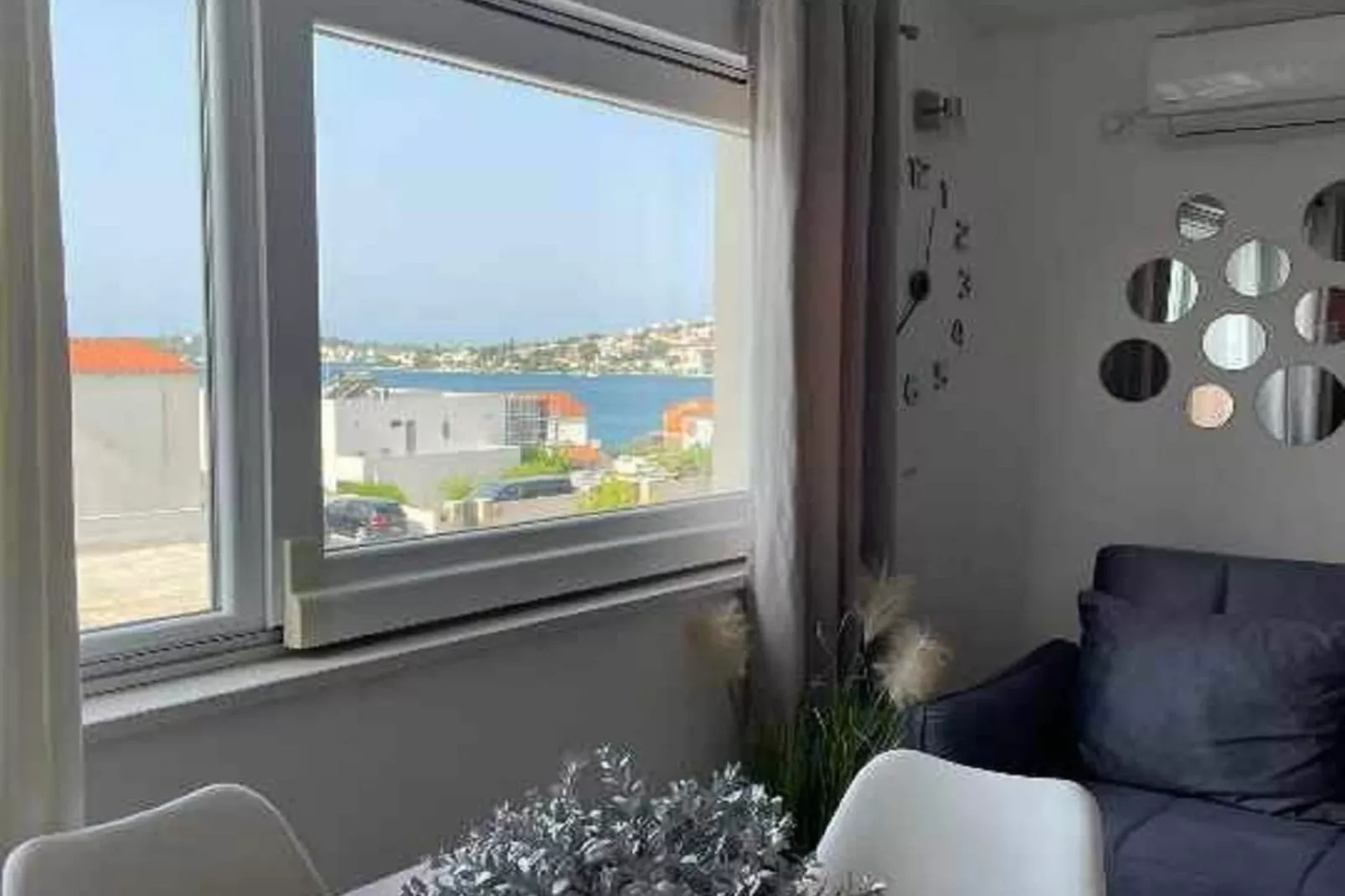 Apartments J&M 2- One Bedroom Apartment with Sea View-Eetkamer