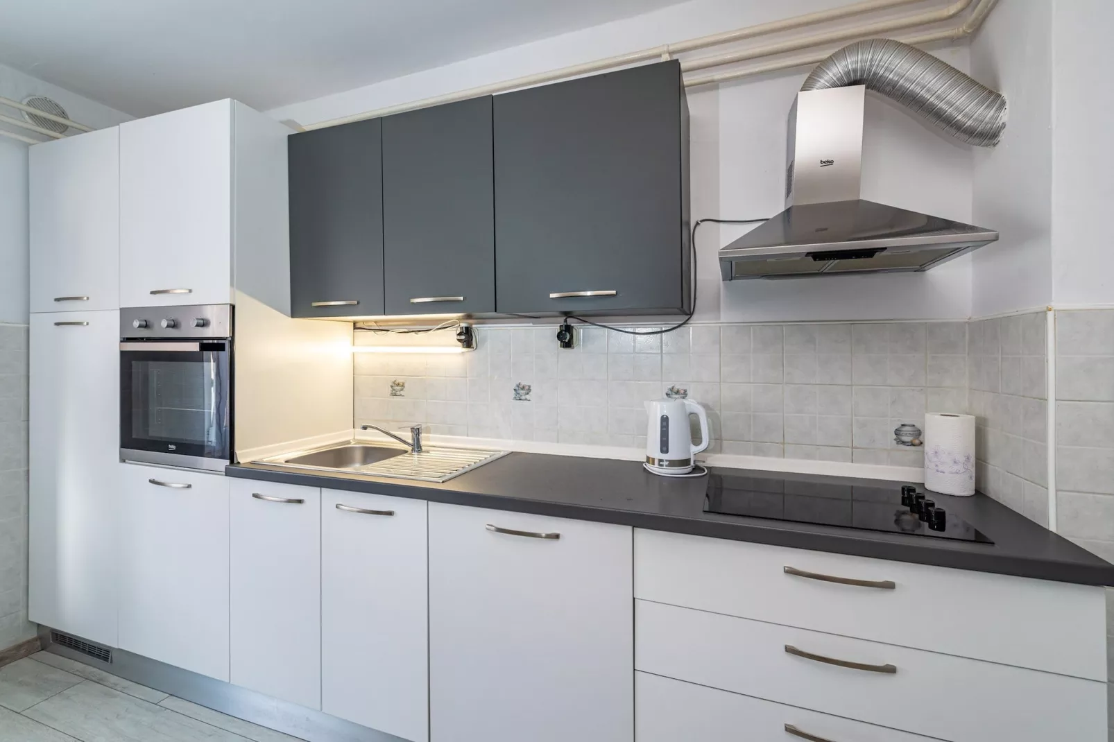 Holiday Home Villa Vesna Lux - Five Bedroom Villa with Swimming Pool-Keuken