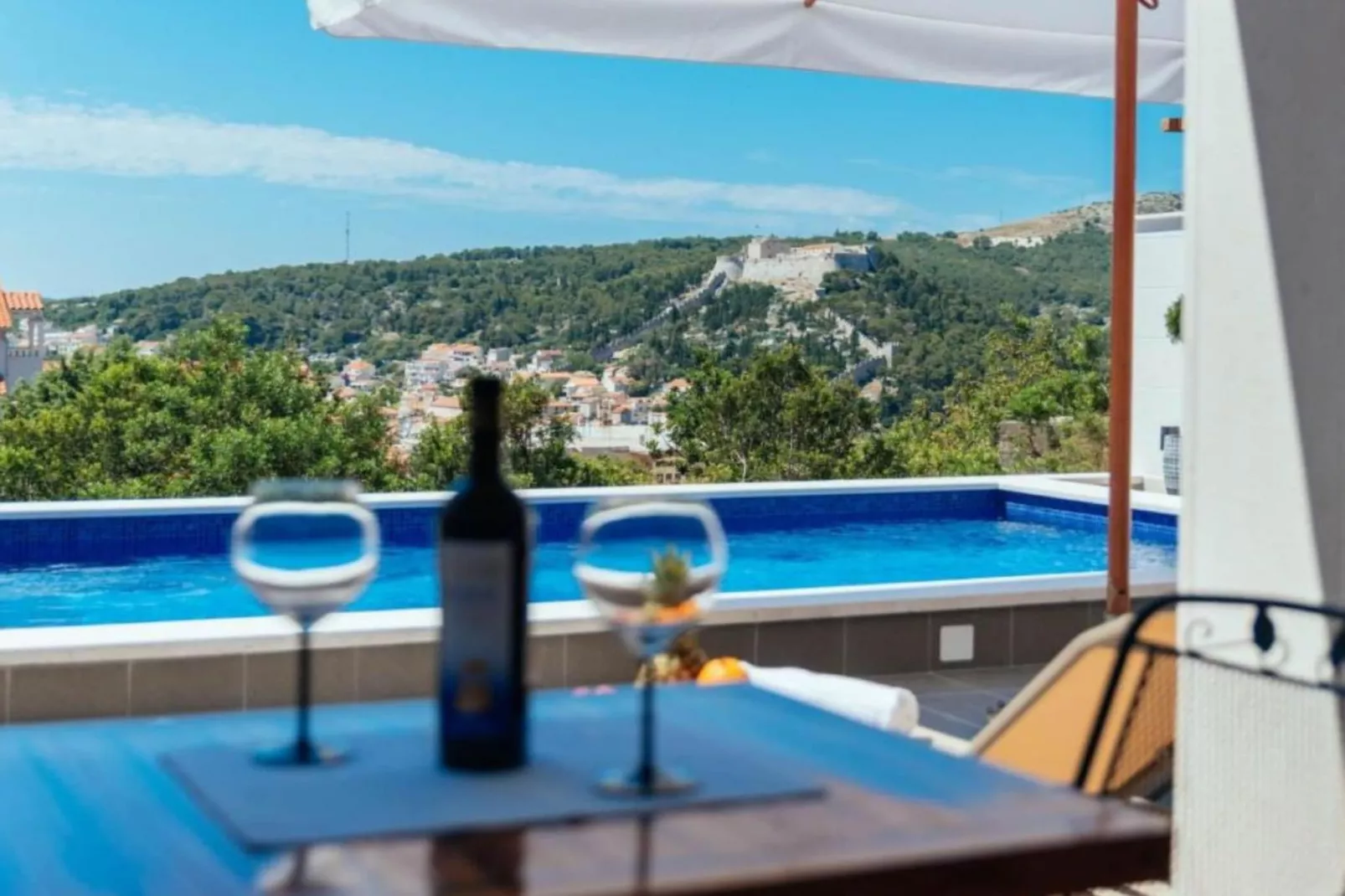 Apartments Trogrlić - Comfort One-Bedroom Apartment with Balcony and Sea View-Zwembad