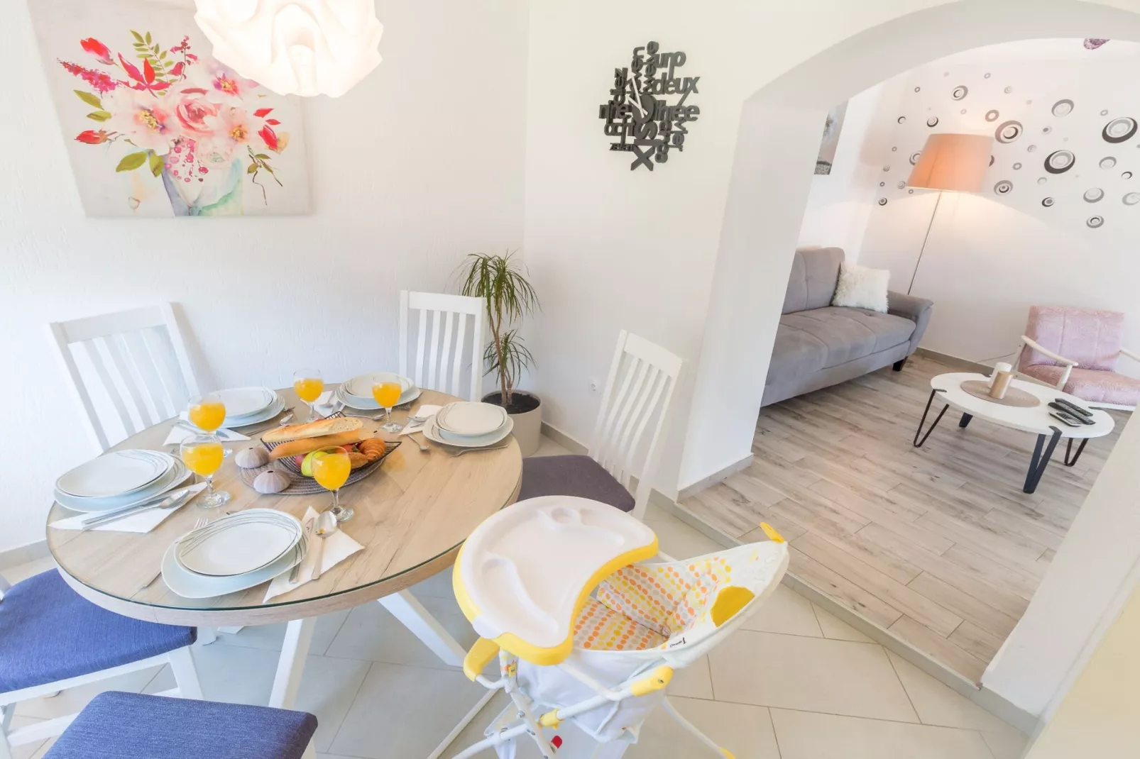 Holiday Home Milutinovic - Four Bedroom  Holiday Home with Sea View-Eetkamer