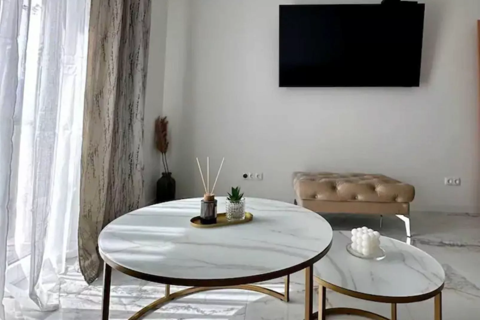 Apartment Ivan with Pool - Two Bedroom Apartment with Terrace and Swimming pool-Woonkamer