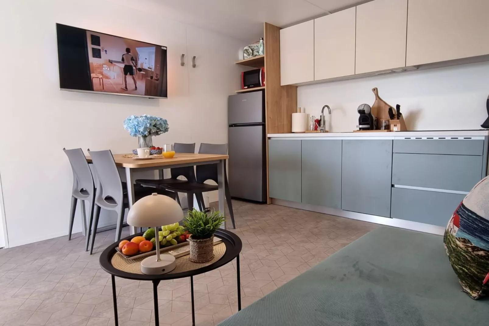 Blue Charm Mobile Home - Two Bedroom Mobile Home ( M10)-Keuken