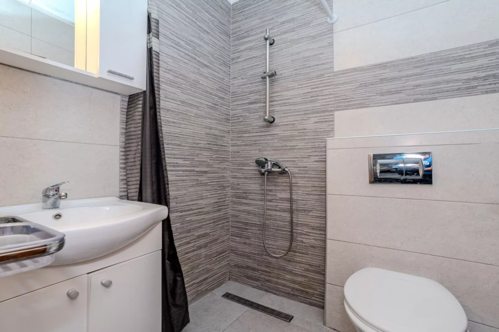 Apartments Robi & Kristina - Studio Apartment with Terrace S2-Badkamer