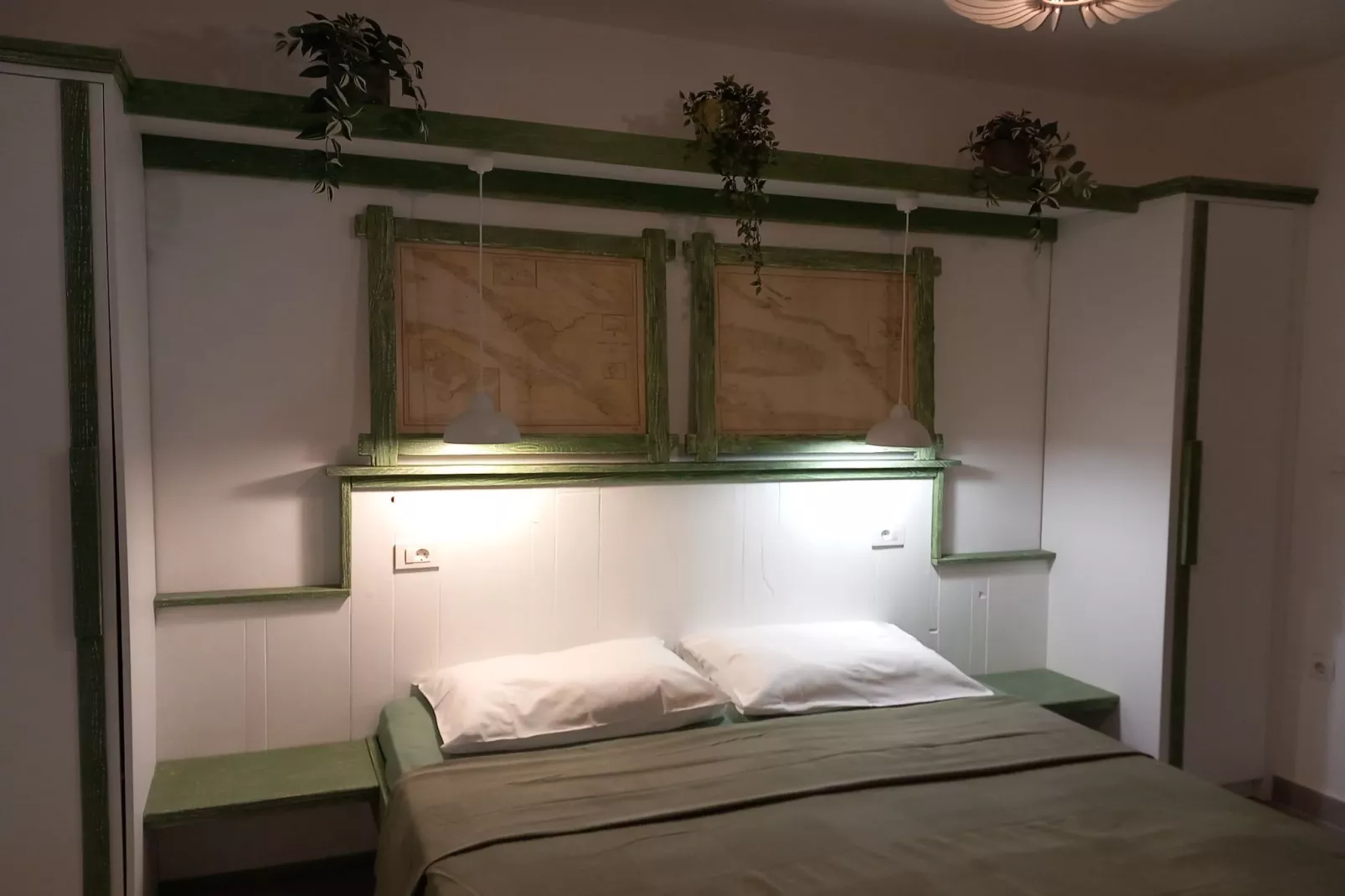 Guest House Green Corner Supetarska Draga - Double Room  With Balcony and Sea View 1-Slaapkamer