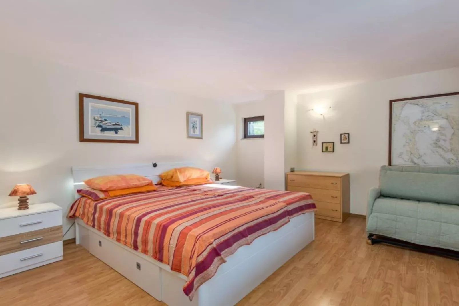 Apartment Villa Mirna - One Bedroom Apartment with Balcony and Garden View-Slaapkamer