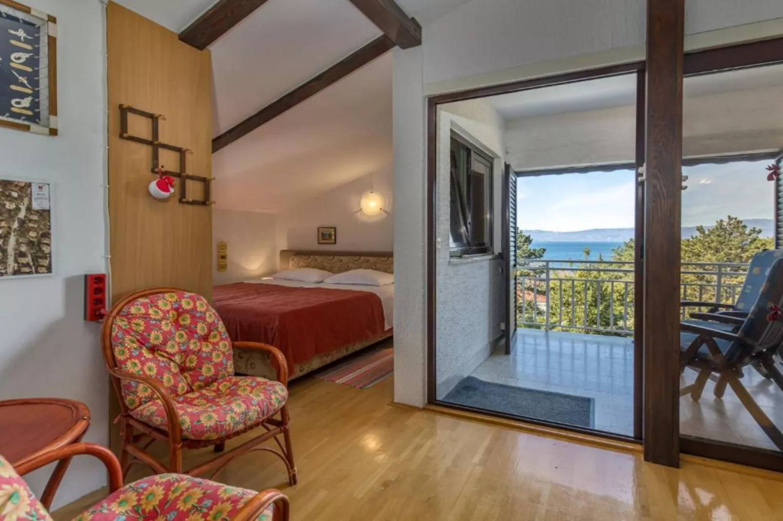Apartment Villa Mirna - Three Bedroom Apartment with Balcony and  Sea View-Slaapkamer