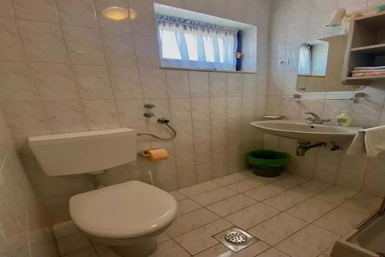Apartment Idea - Superior One Bedroom Apartment with Balcony and Sea View - A2 - Feral  (865675903)-Badkamer