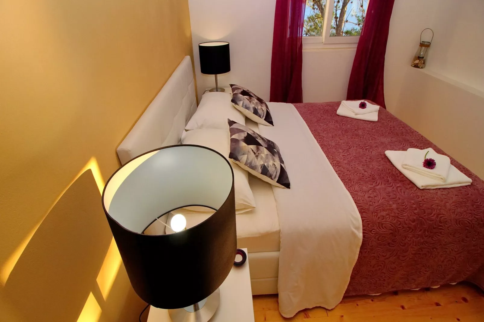 Holiday Home Bili Žal - Two Bedroom Holiday Home with Terrace and Sea View-Slaapkamer
