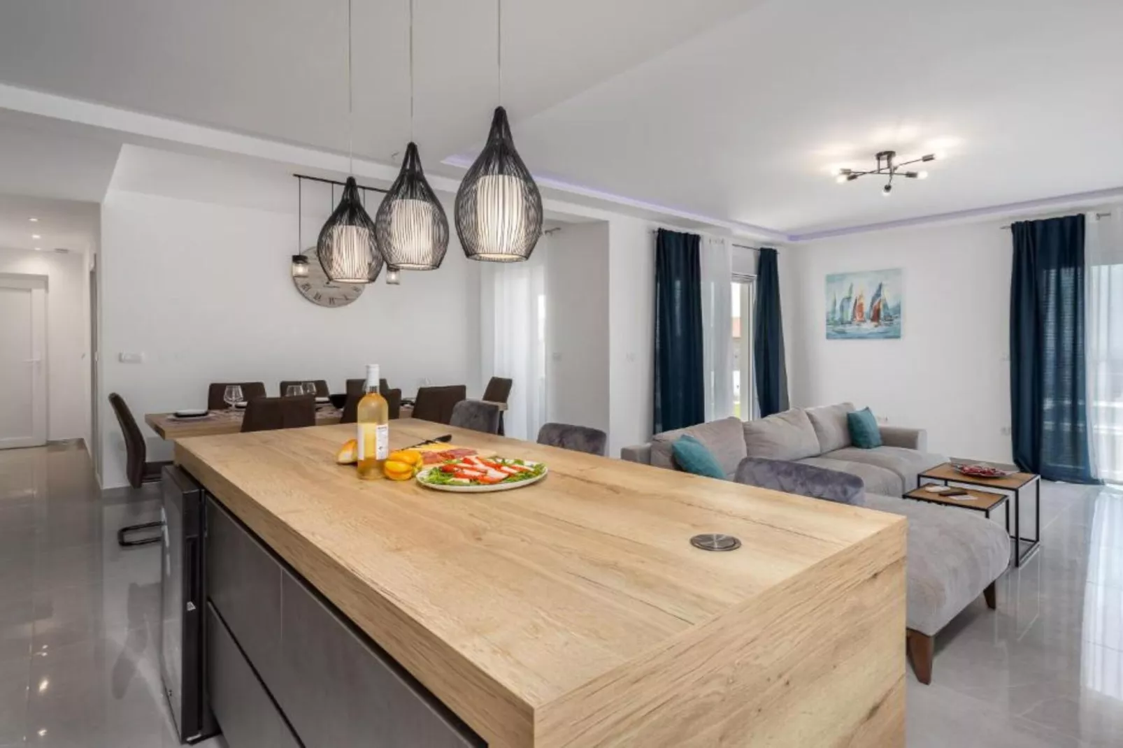 Villa Fran - Four Bedroom Villa with Private Pool-Eetkamer