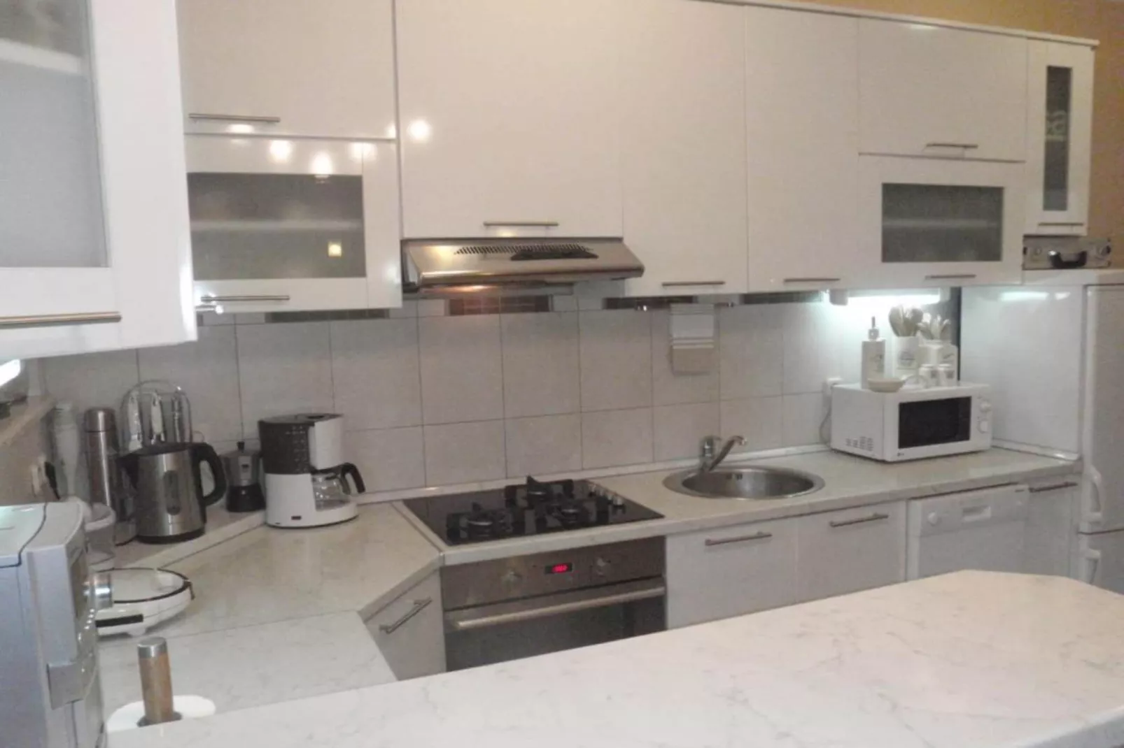 Apartment Plaza - One Bedroom Apartment With Sea View-Keuken