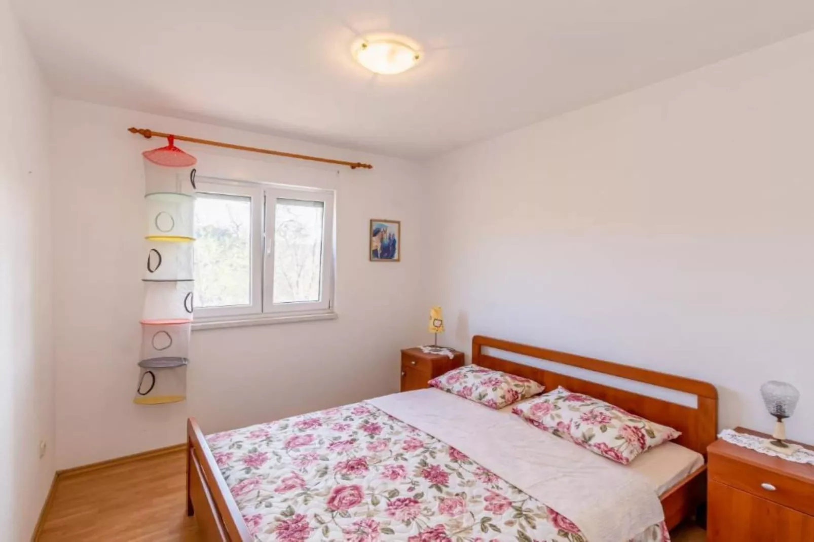 Charming and Cozy Okrug Gornji Apartment with Balcony - One Bedroom Apartment with Balcony-Slaapkamer