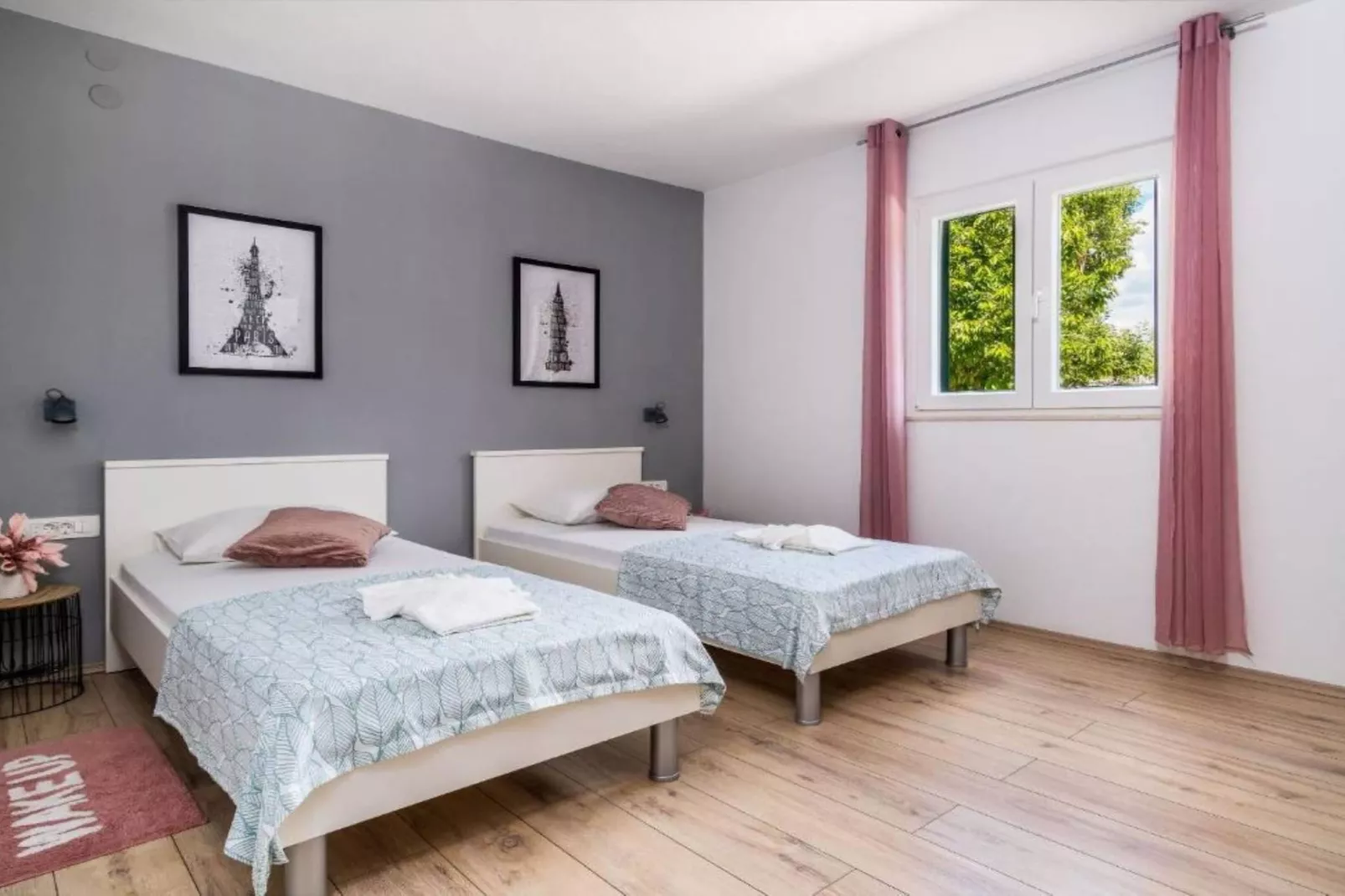 Tranquil Oasis Holiday Home Primorski Dolac with Pool - Three Bedroom Holiday Home with Pool-Slaapkamer