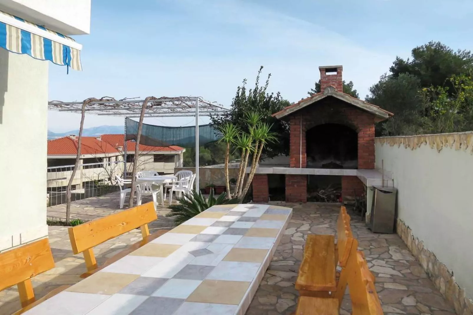 Sea-View Apartments with Pool, Terrace, and Outdoor Lounge in Scenic Čiovo Island - Comfort One Bedroom Apartment (Sollis III)-Faciliteiten