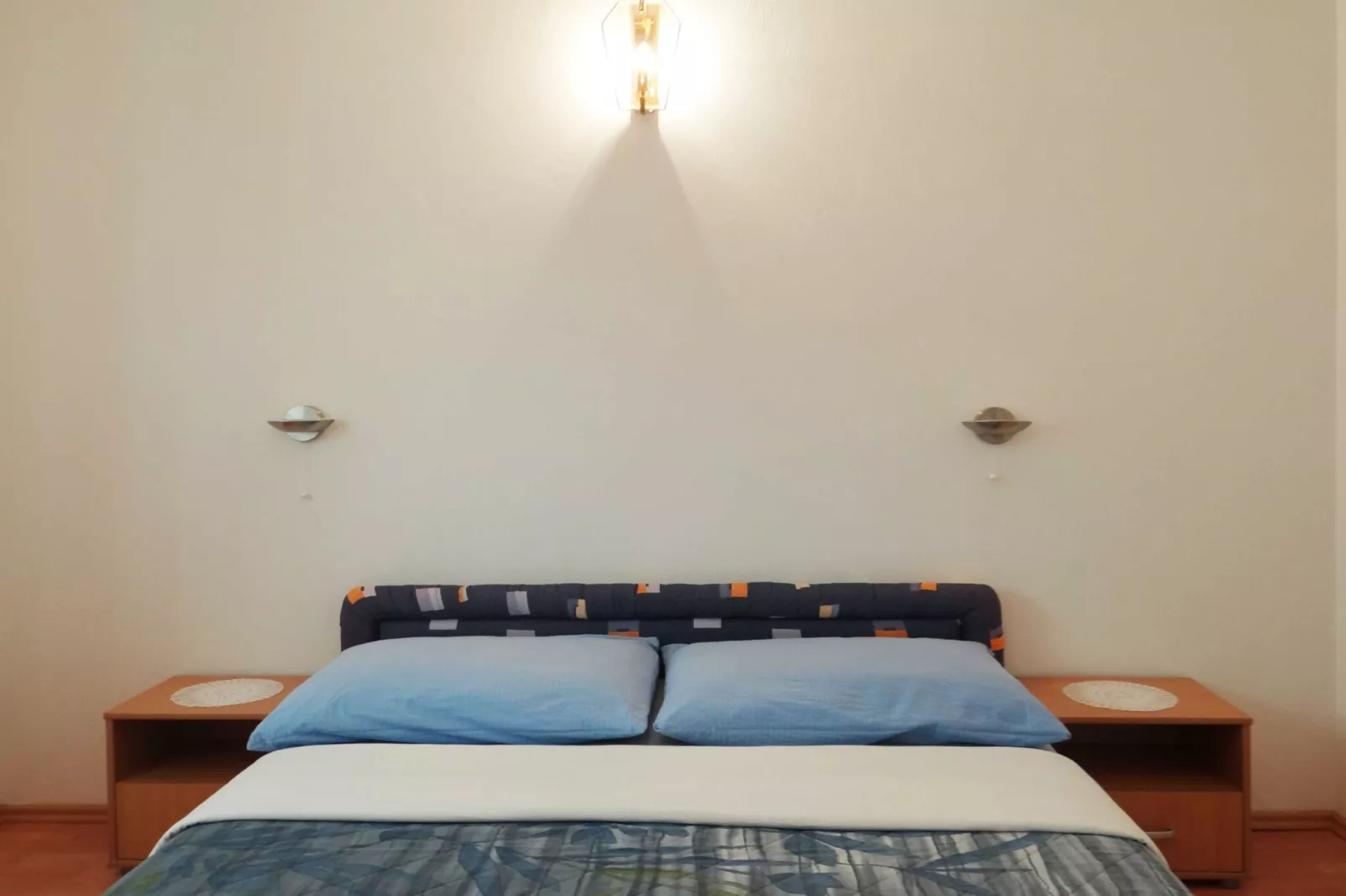 Bright Krk Apartment with Balcony and Beach Proximity - One Bedroom Apartment-Slaapkamer