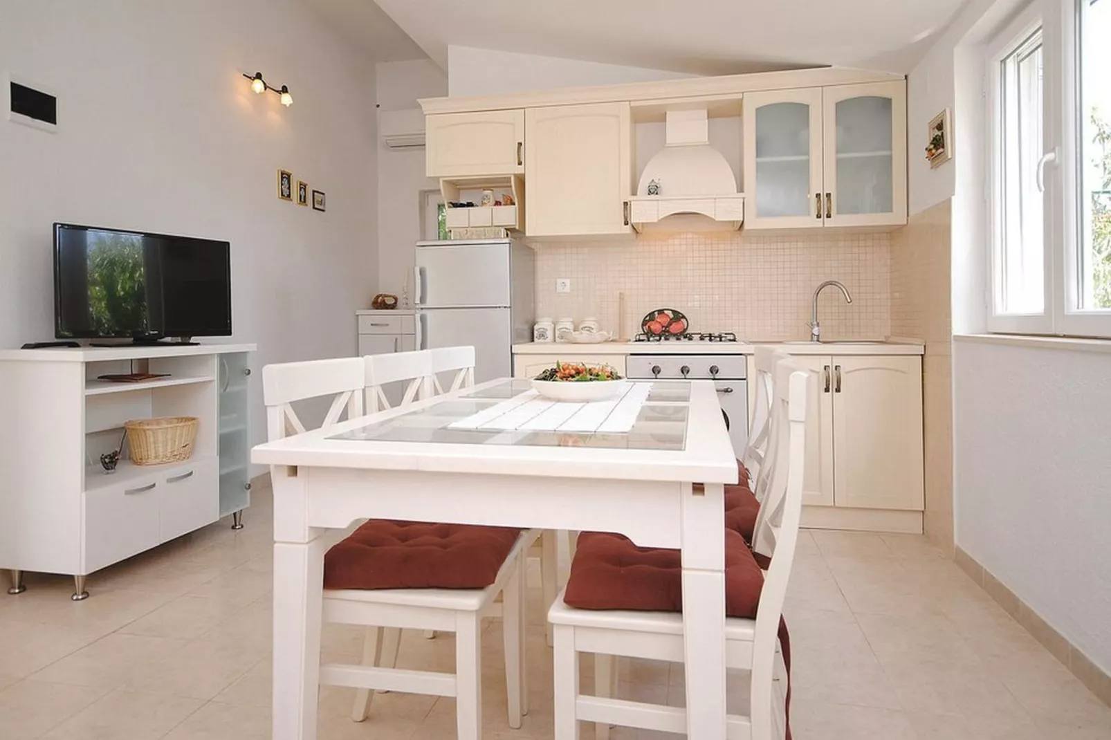 Picturesque Escape Holiday Home with Pool and Sauna - Four Bedroom Holiday Home with Sauna and Pool-Slaapkamer