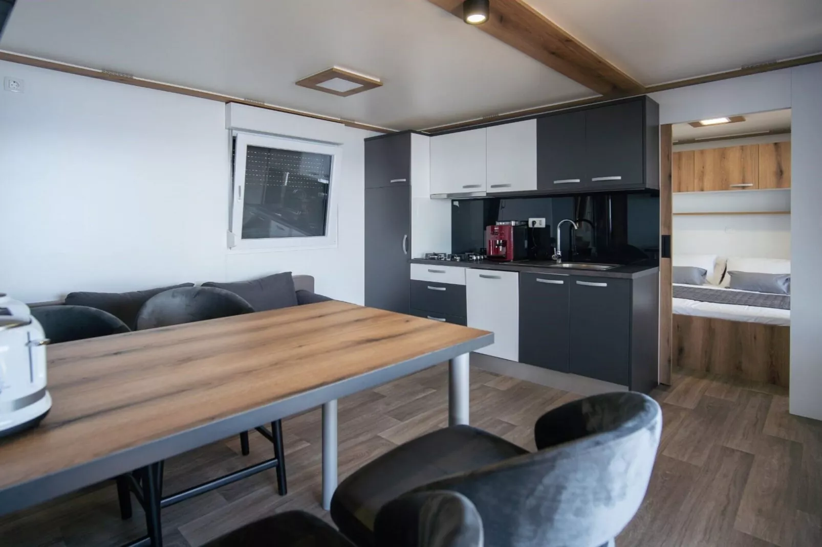 Seaside Deluxe Escape at Klenovica Camping - Two Bedroom Holiday Home with Terrace (owner 418)-Keuken