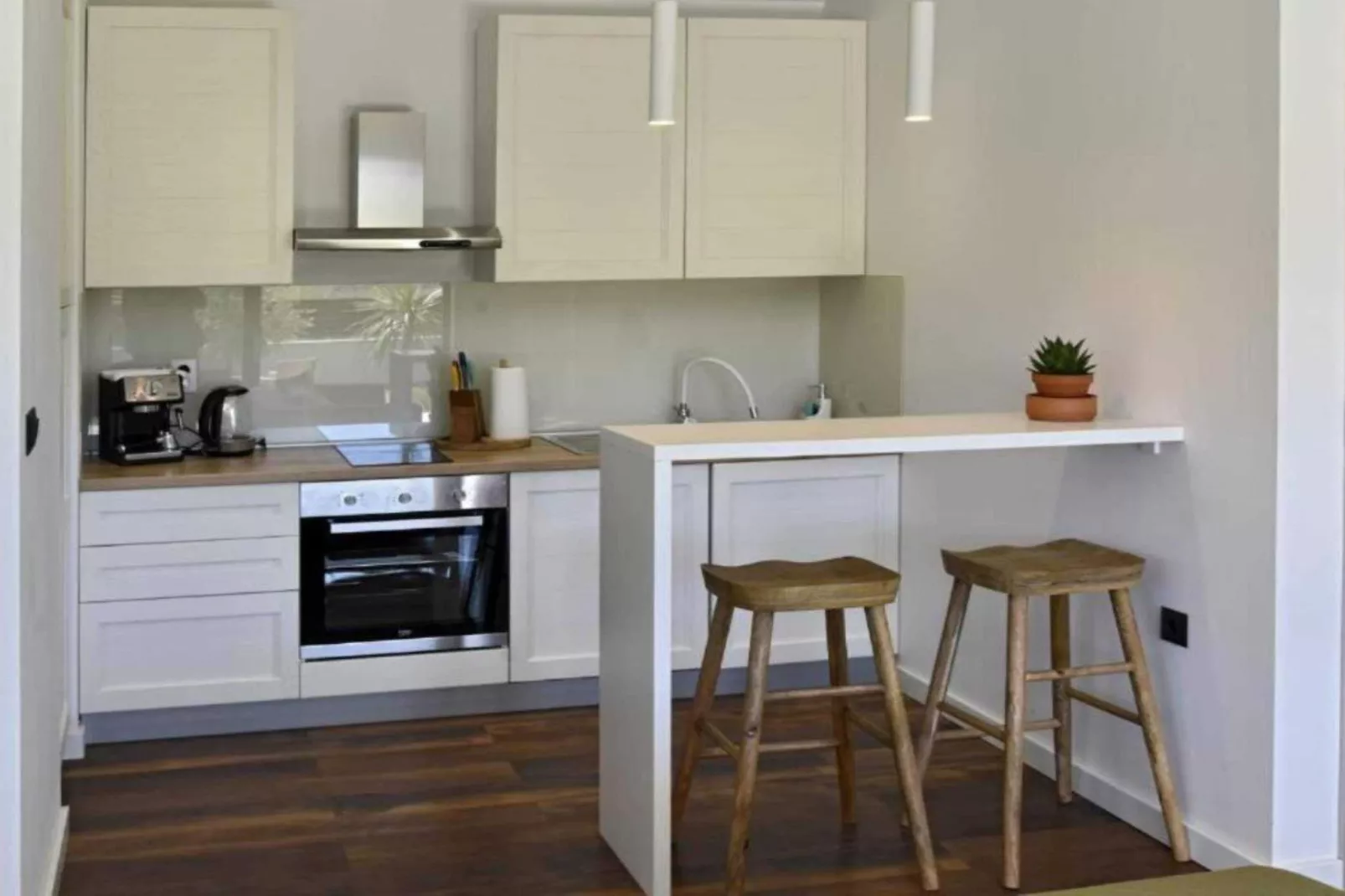 Luxury Slatine Apartments with Terrace and Garden - Two Bedroom Apartment with Terrace-Keuken