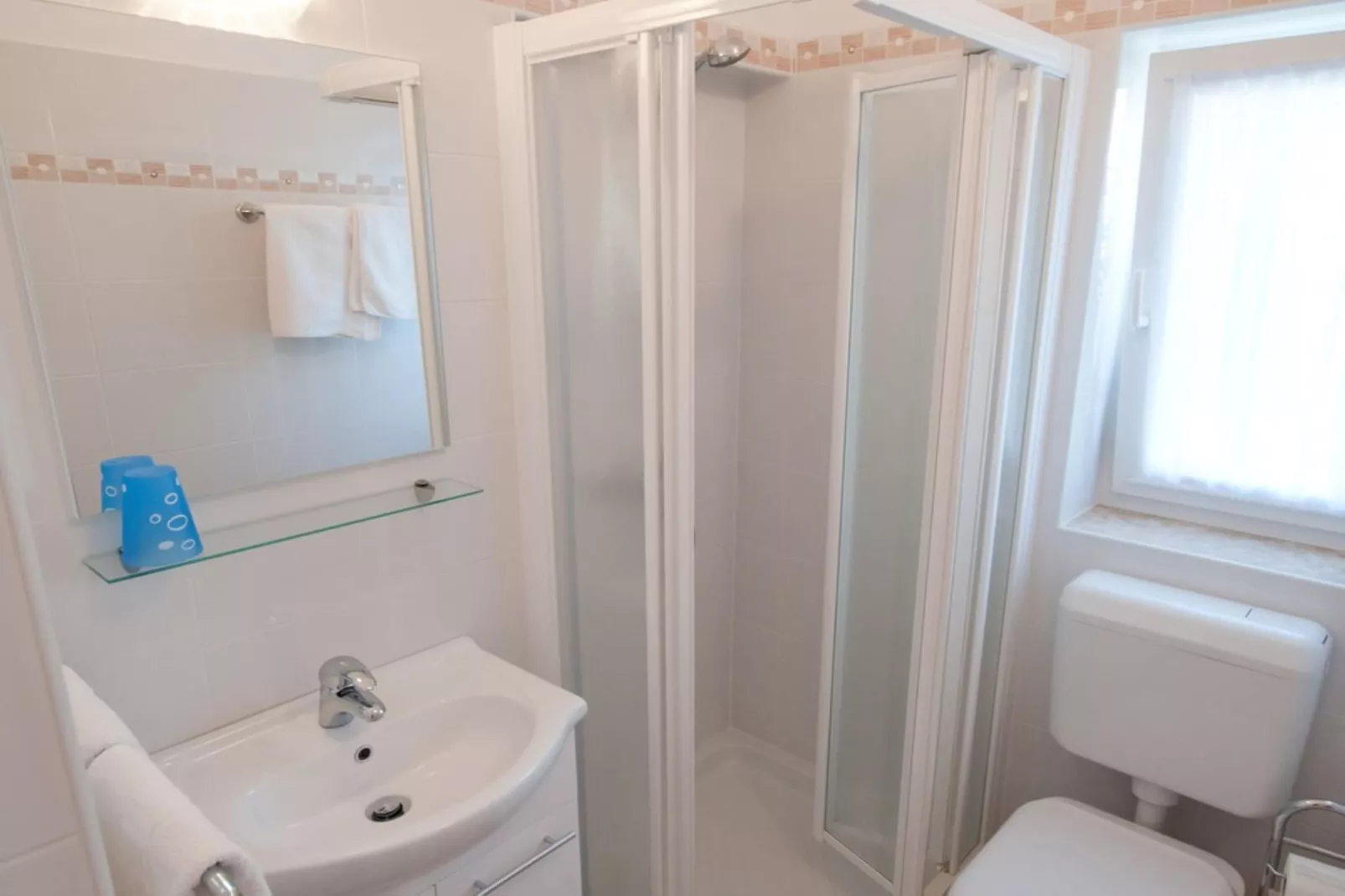 Apartments Alba - Three Bedroom Apartment (Marina)-Badkamer