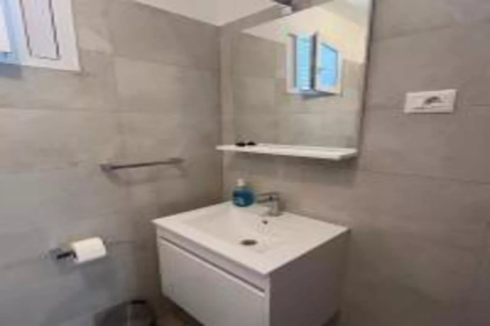 Apartments Bleuš - One Bedroom Apartment with Balcony and See View 1-Badkamer