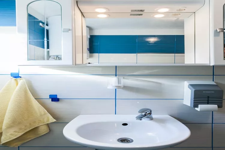 Cozy Apartments in Zadar with Sea and Mountain Views - One Bedroom Apartment with Terrace  (owner 3)-Badkamer
