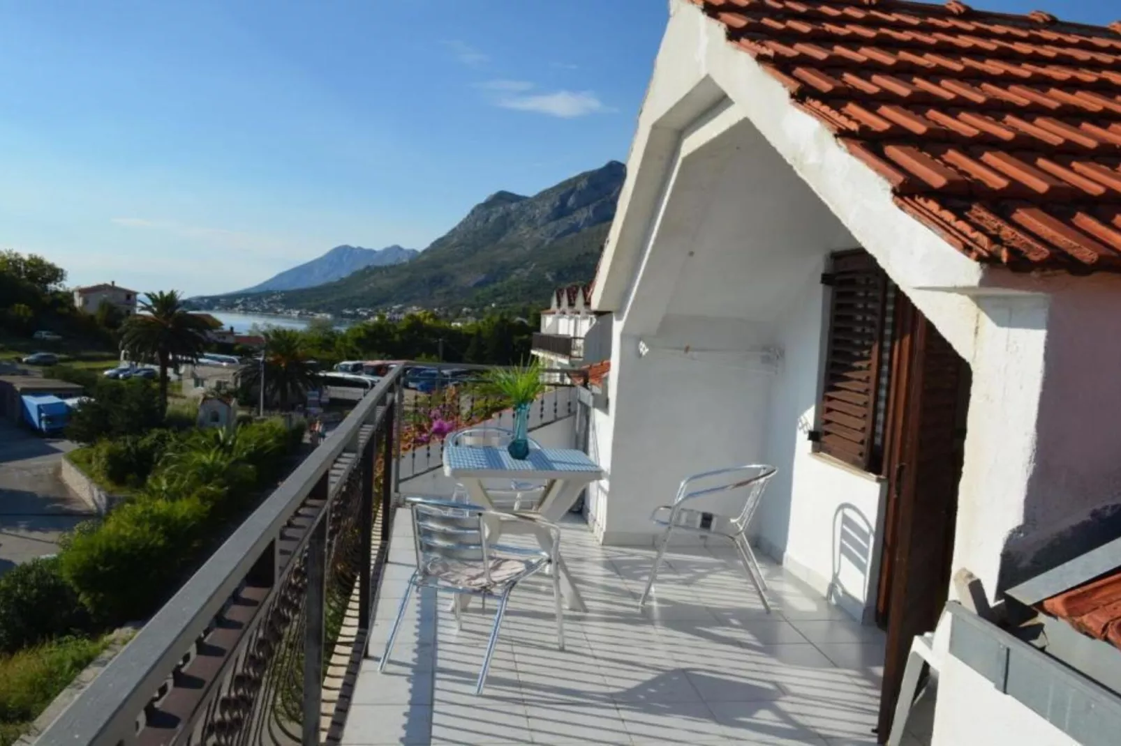 Two Bedroom Apartment with Terrace and Sea View 5-Terras