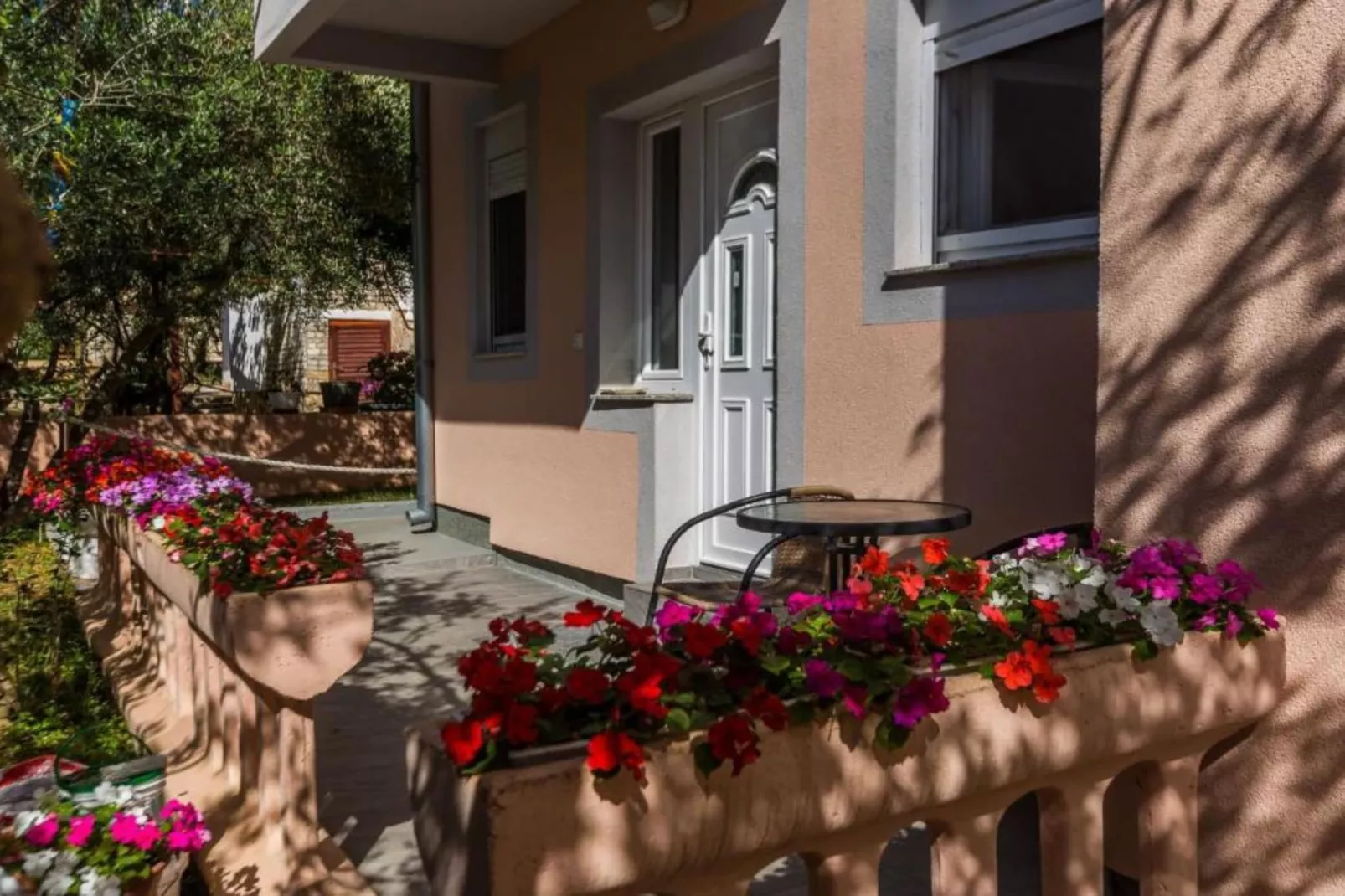 Modern Apartments in Zadar with Private Terrace - Studio Apartment with Terrace-Terrasbalkon