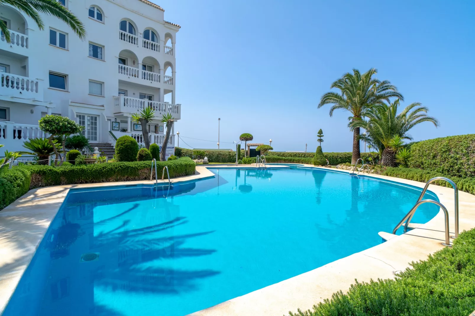 Stella Maris Beachfront B by Casasol-Zwembad