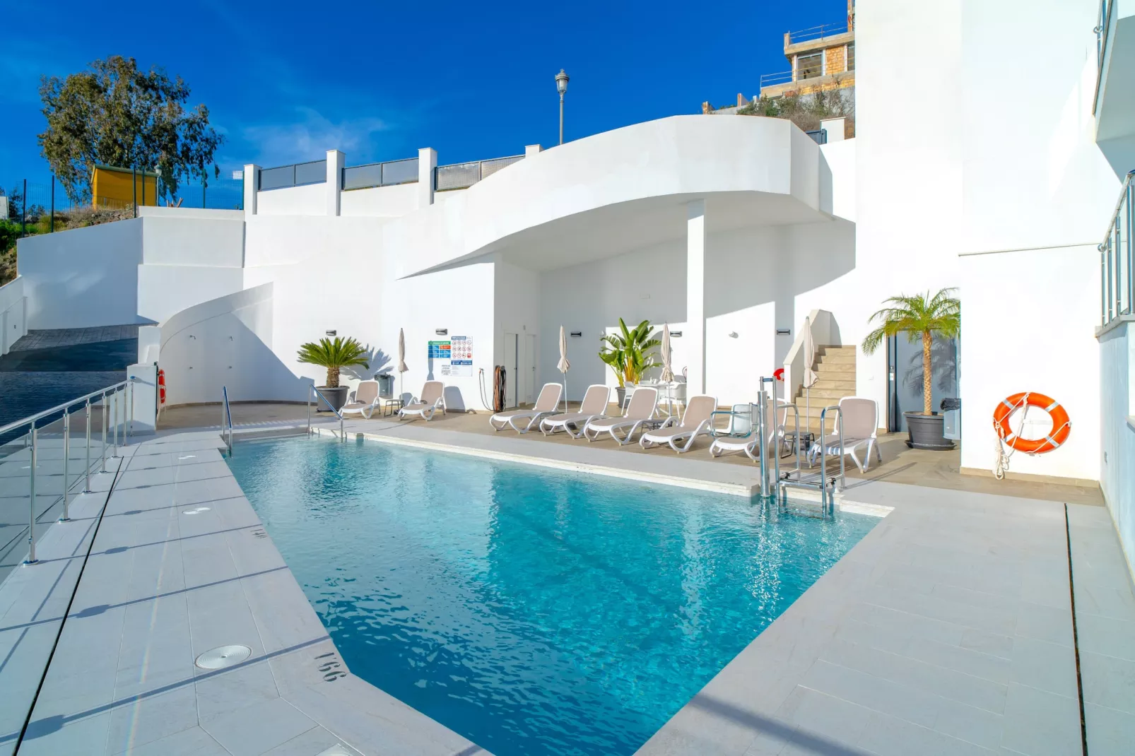 Terrazas de Ladera Duplex 7 by Casasol-Buitenkant zomer