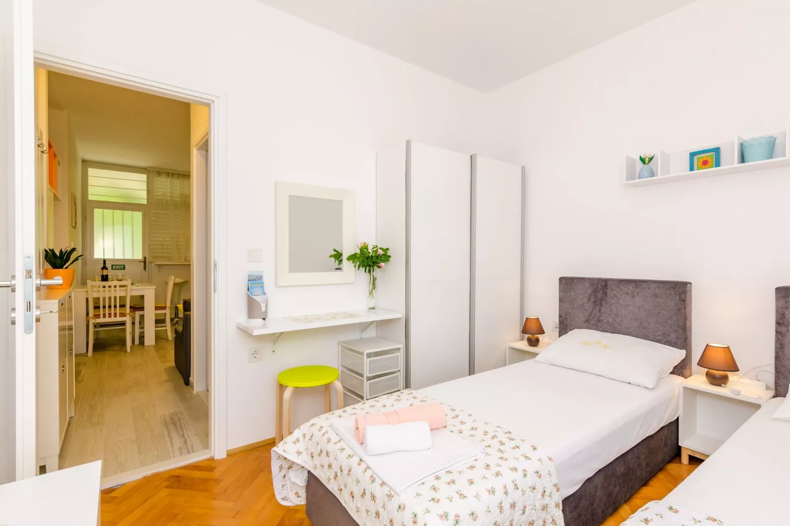 Apartment Petrana - Studio Apartment with Terrace-Woonkamer