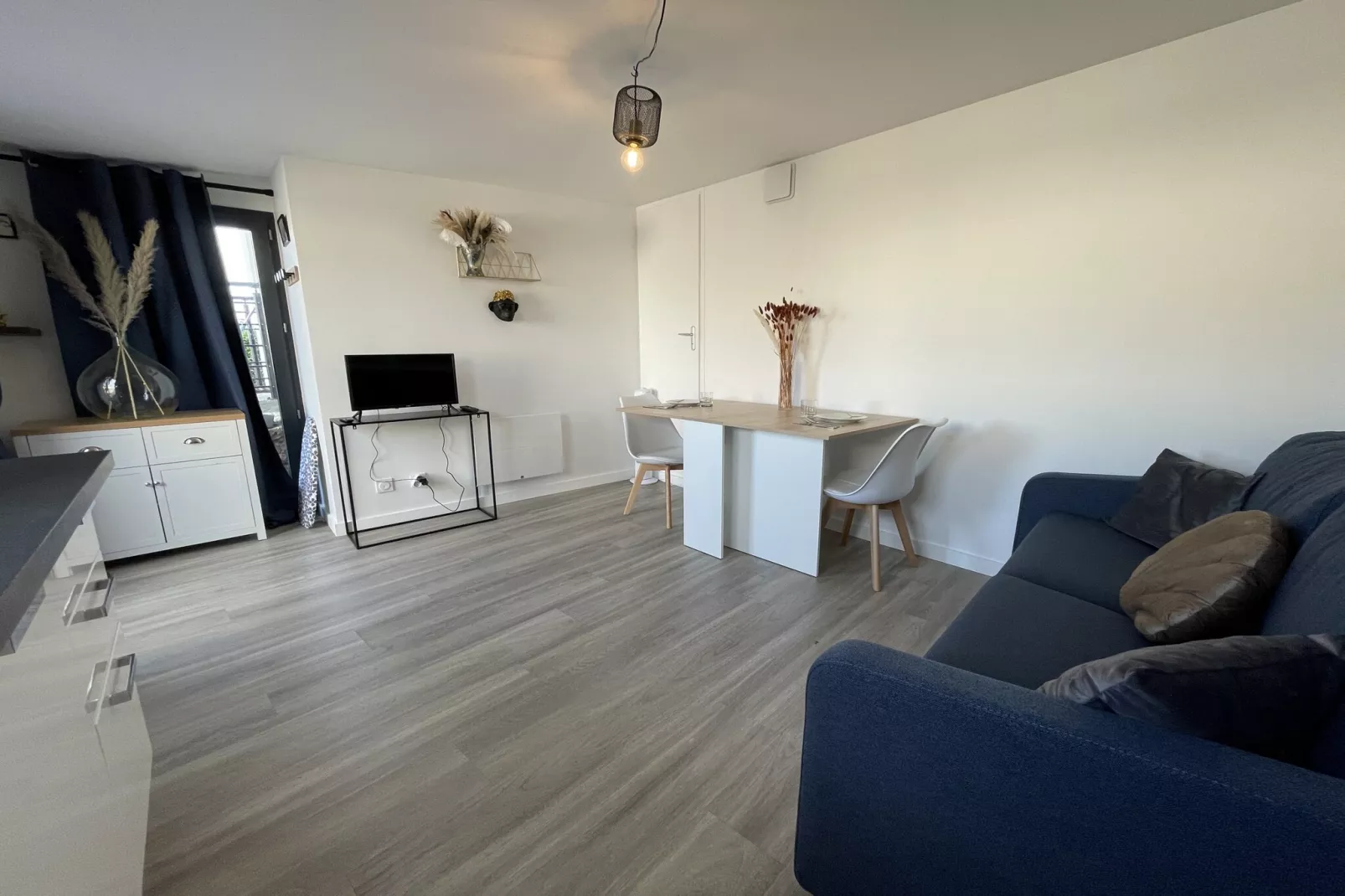 Le Ruby - Centre - Wifi - 2p - Rêve au Mans-Woonkamer