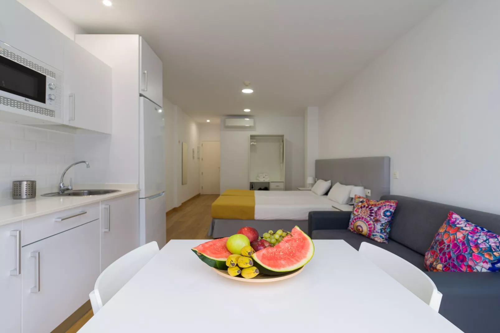 OK Las Canteras 5A by CanariasGetaway-Eetkamer