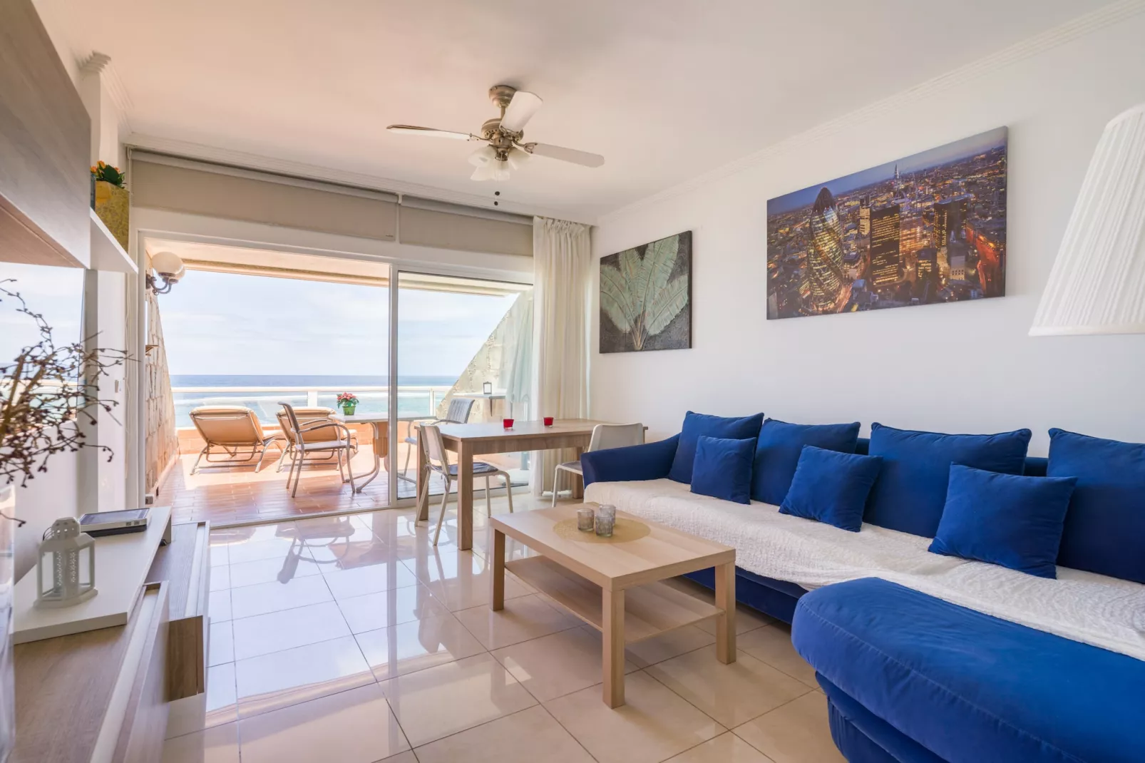 Vista Dorada 211 By CanariasGetaway-Woonkamer