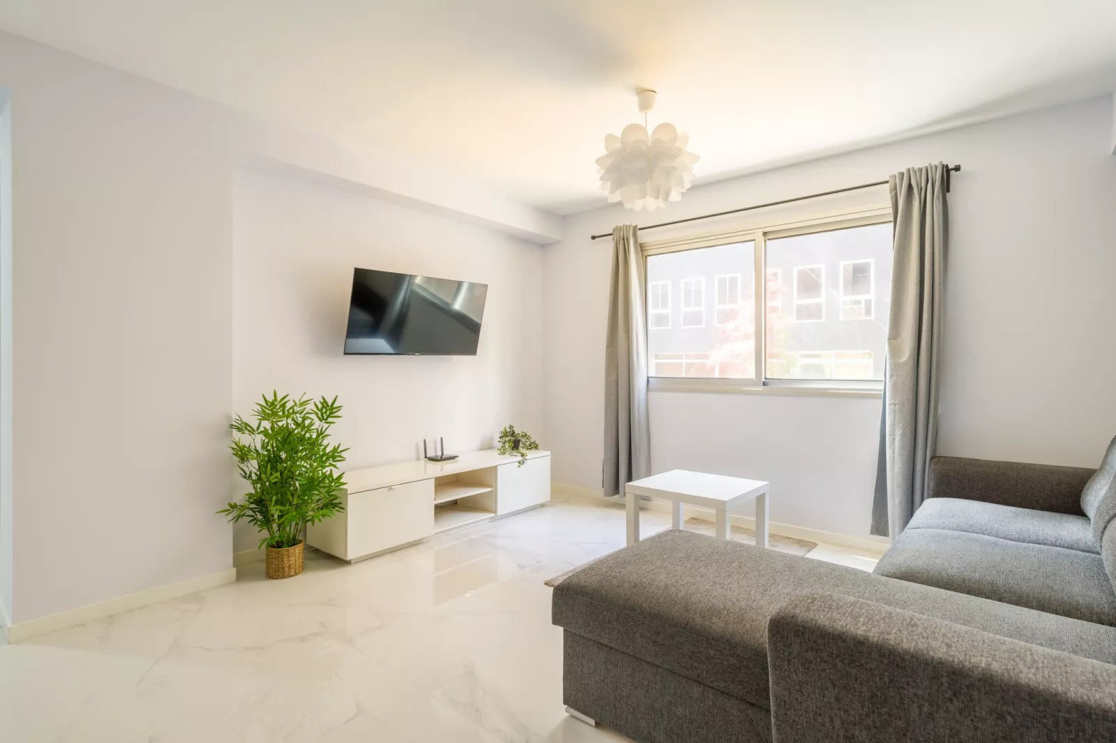Rejon Hideaway A By CanariasGetaway-Woonkamer