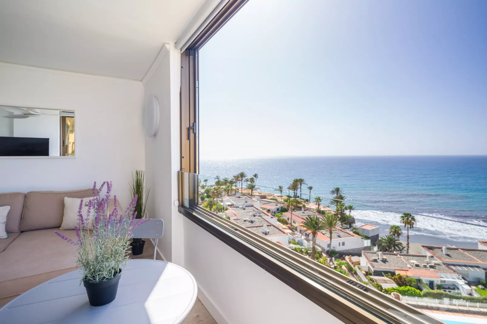 Aguila Beach Ocean View 32 By CanariasGetaway-Woonkamer