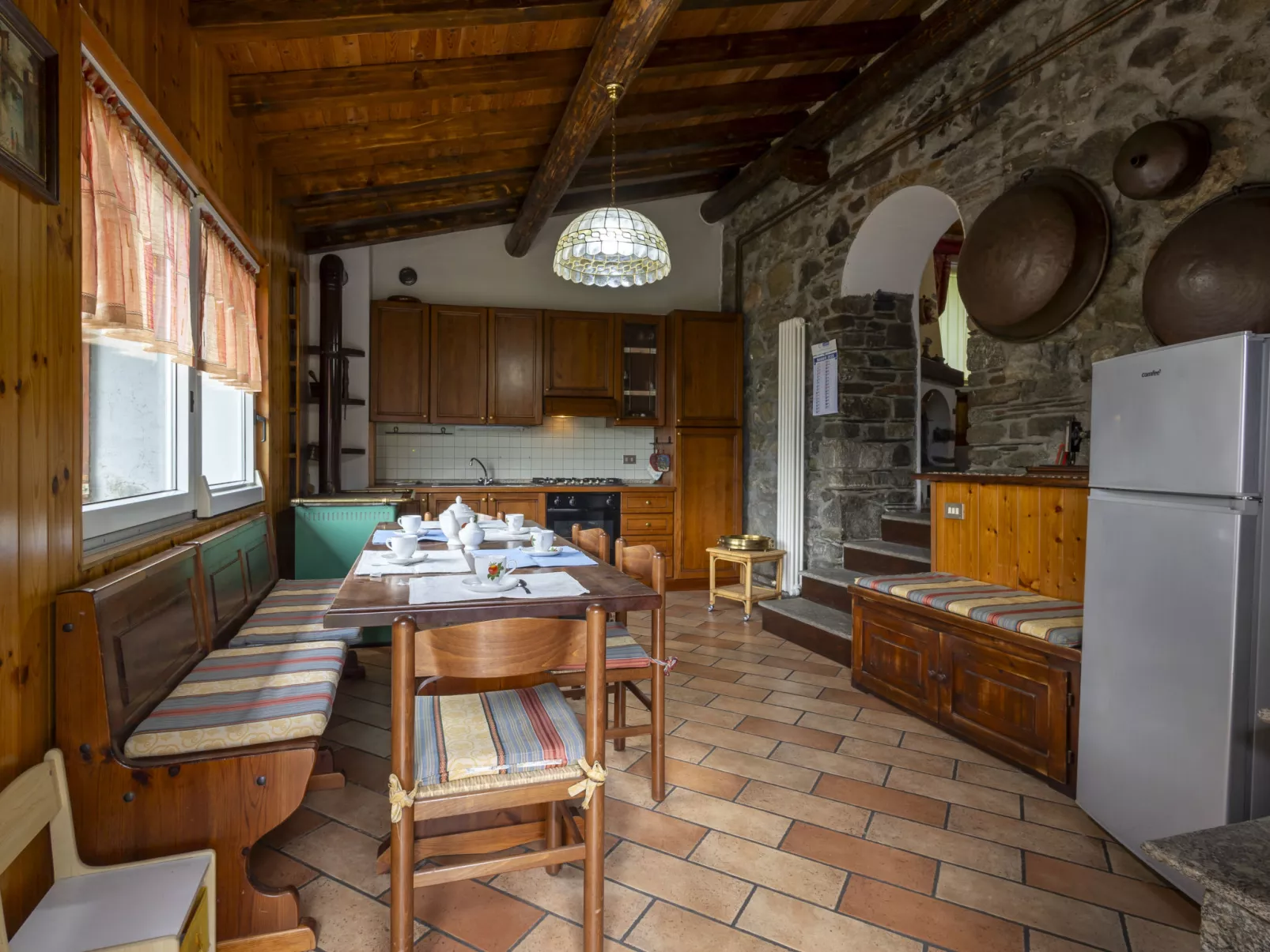 Moncucco Mountain Home-Binnen