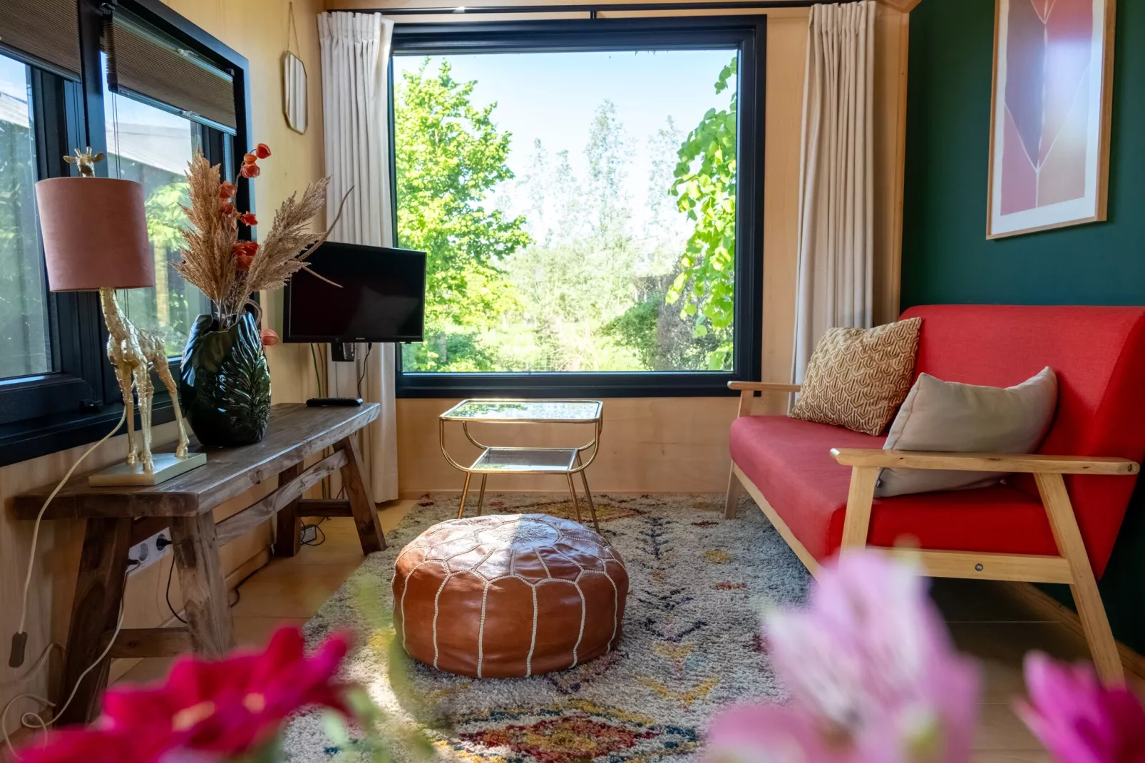 Groepsruimte i.c.m. 4 tiny greenhouses-Woonkamer