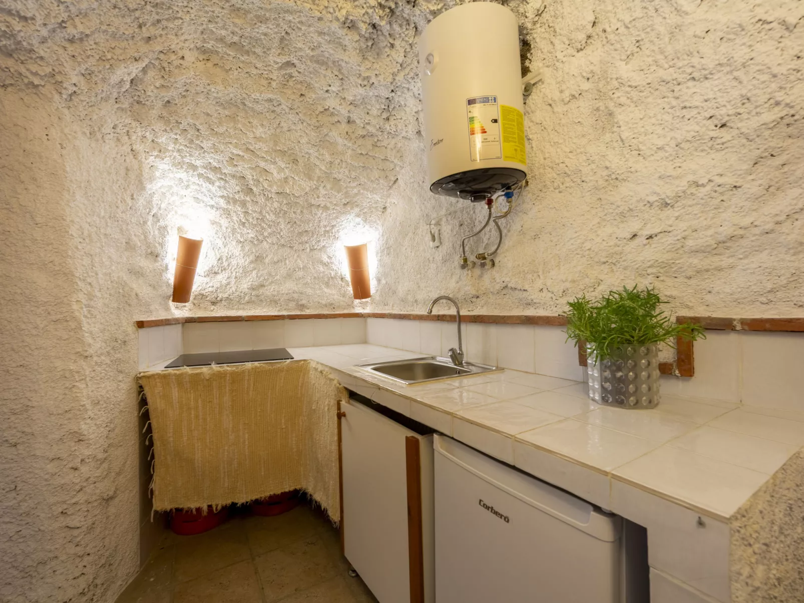 Cueva Mariana Pineda-Binnen