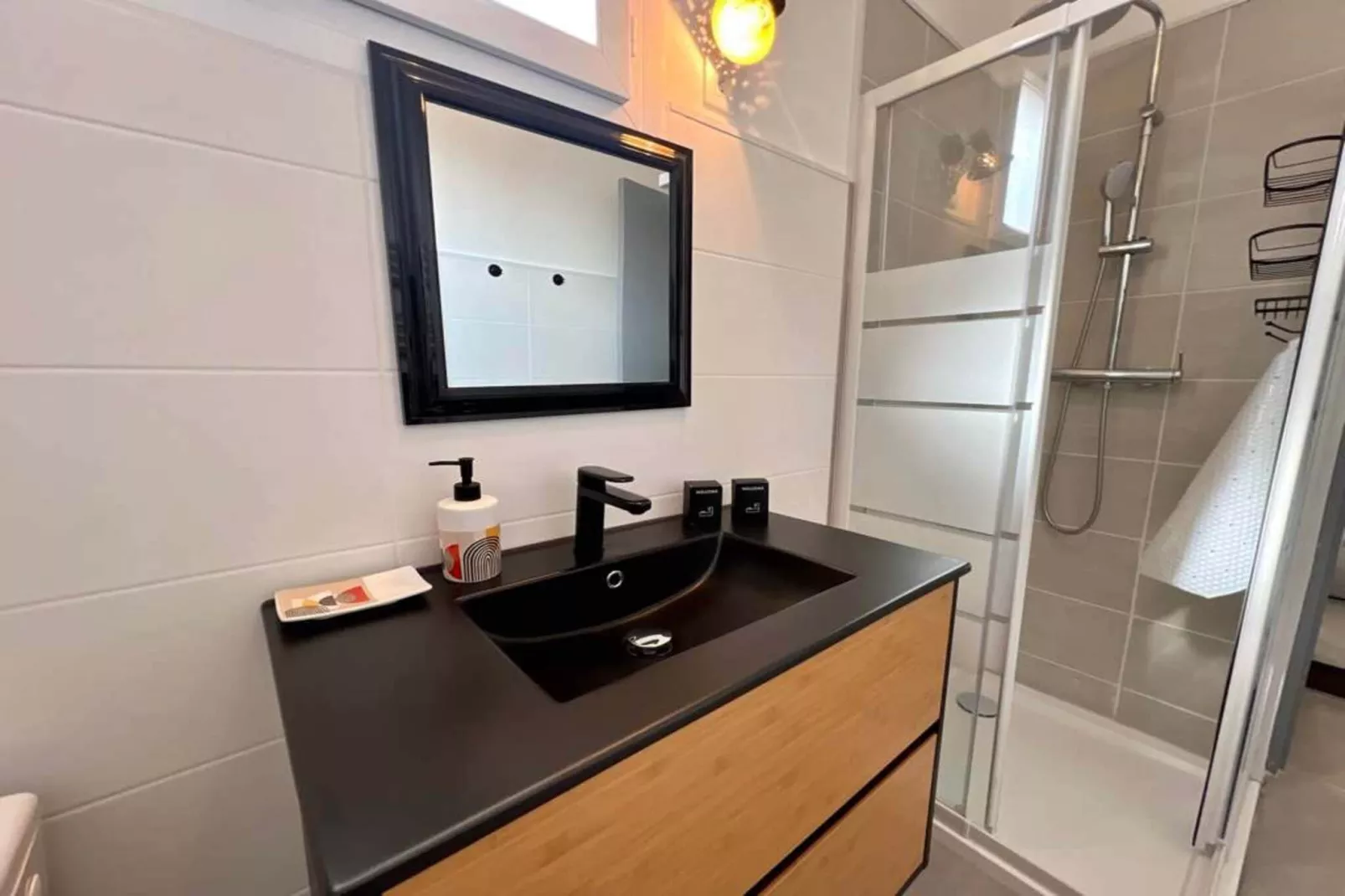 105 LIGNON-Badkamer