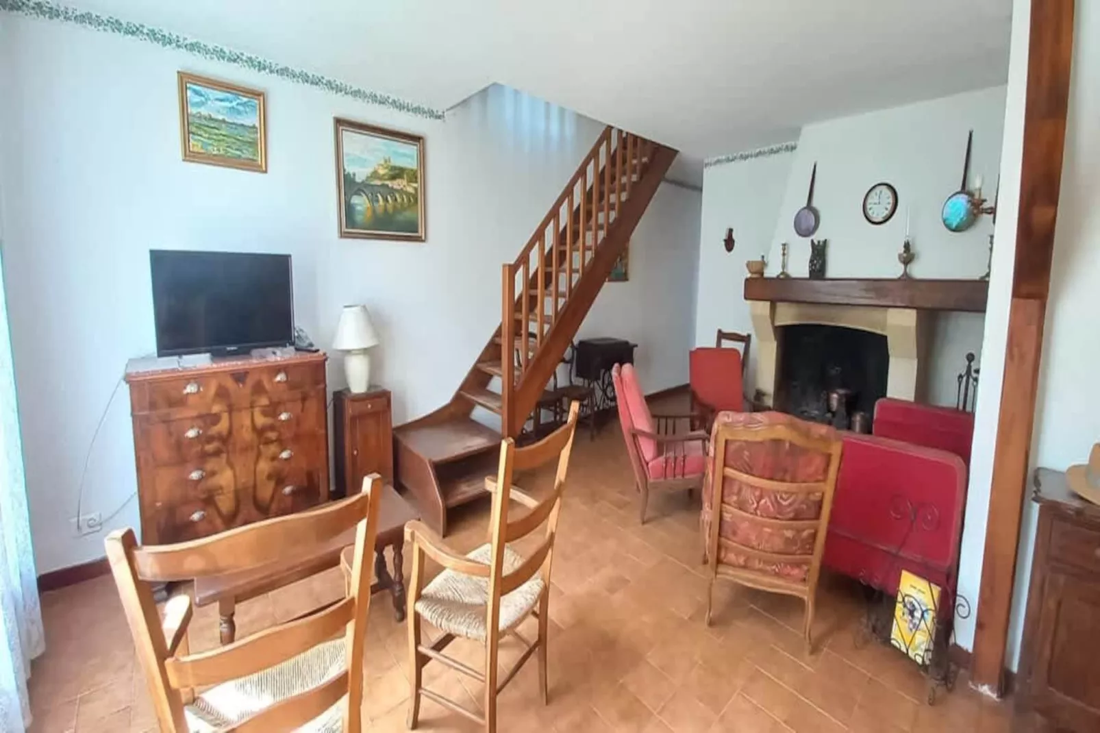 LOU 207 FAGES-Woonkamer