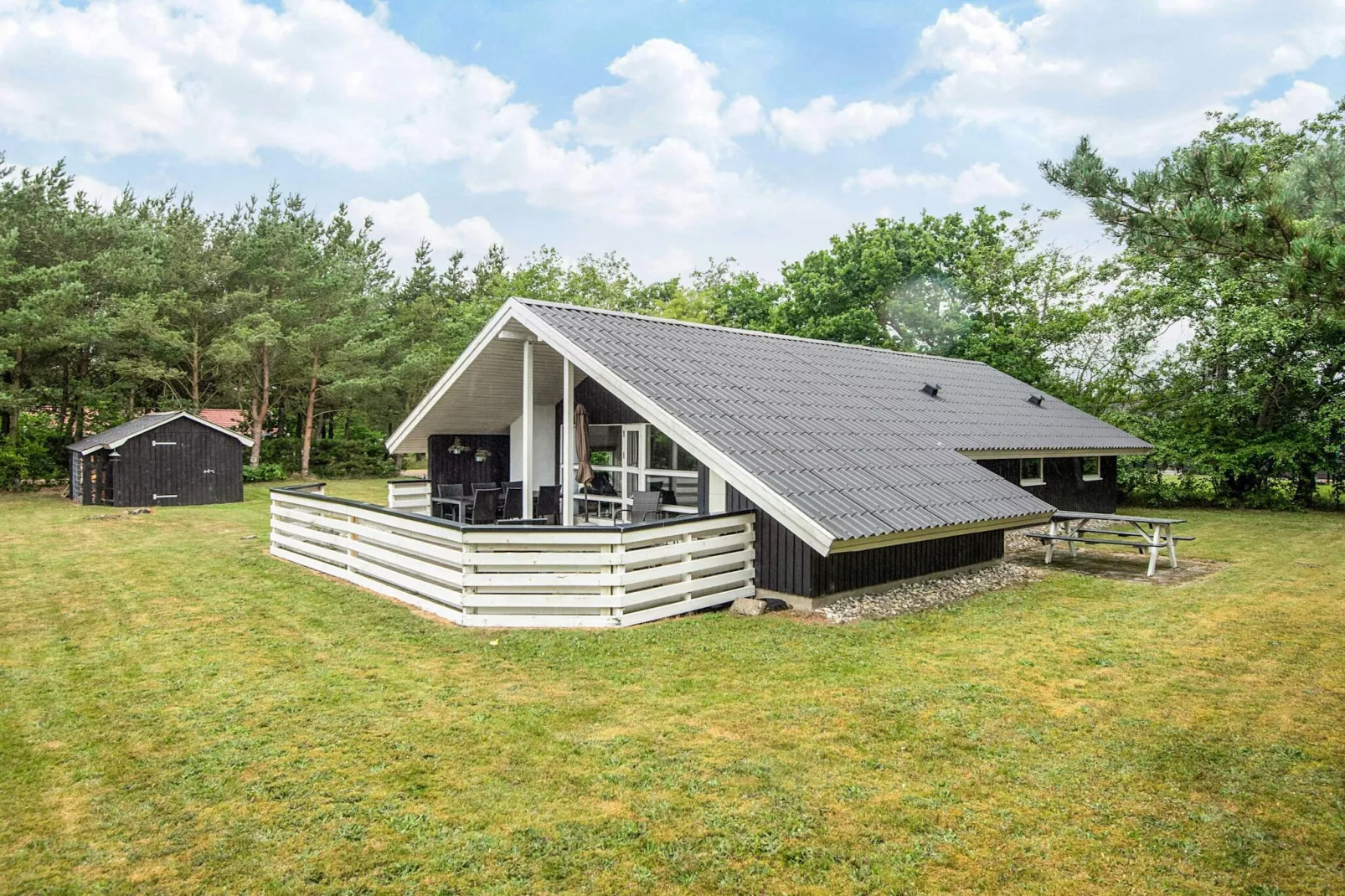 Lichte huisje met overdekt terras-By Traum-Uitzicht