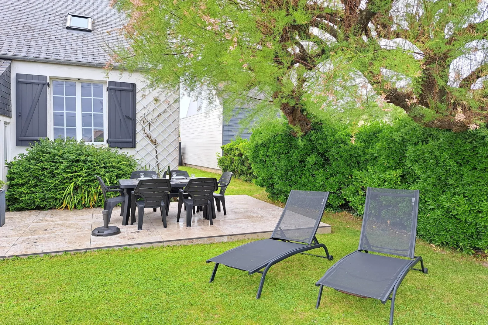 Ferienhaus in unmittelbarer Strandnähe Guisseny-Tuinen zomer